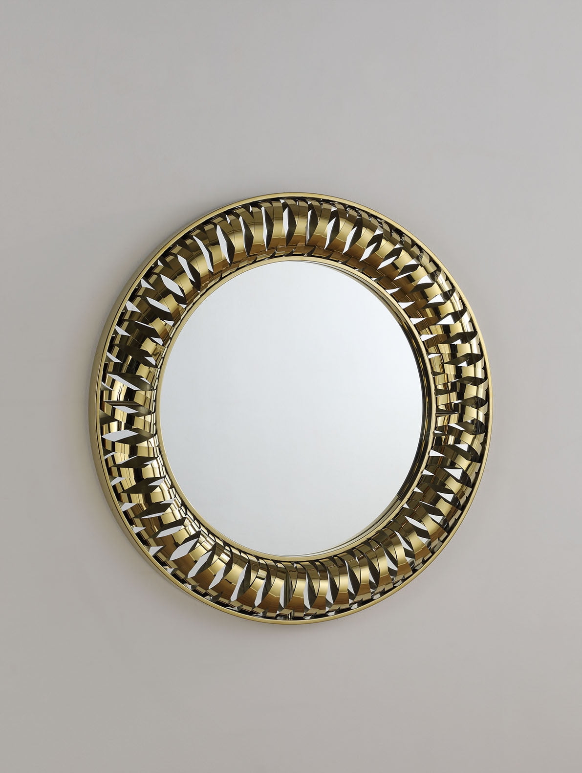 Best Master Furniture Tiger Round Decorative Gold Wall Mirror 36
