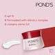 thumbnail image 3 of Crema de Día Pond's Age Miracle Arrugas SPF 18, 3 of 8