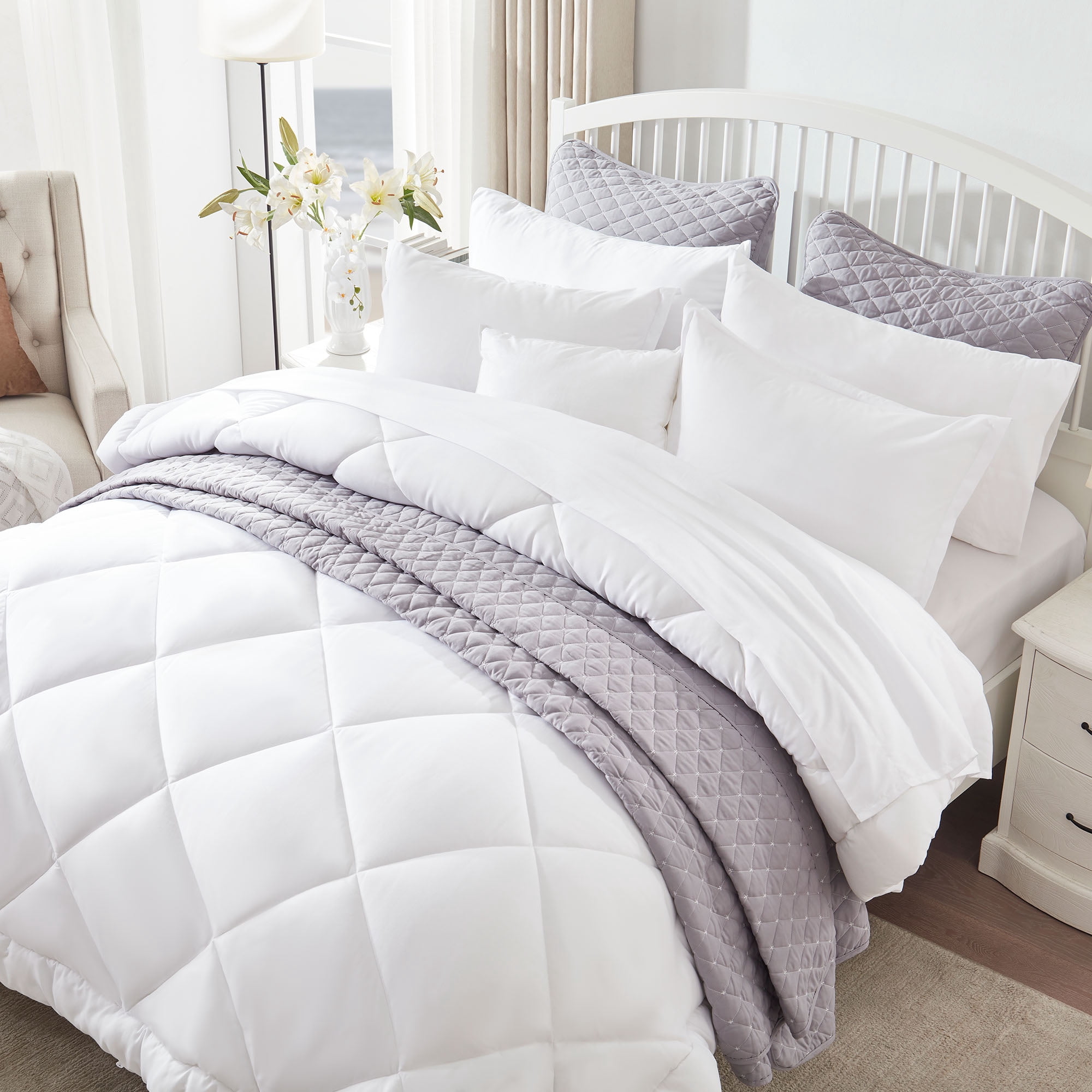 Sleep Zone Queen Comforter Duvet Insert, Down Alternative Reversible Comforter, Lightweight, Soft and Breathable Bedding All Season, Diamond Quilting White