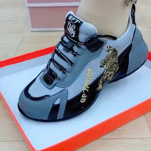 Zapatos deportivos con bordado de tigre para mujer, zapatillas transpirables de Color bajo a juego con cordones, zapatos blancos pequeños