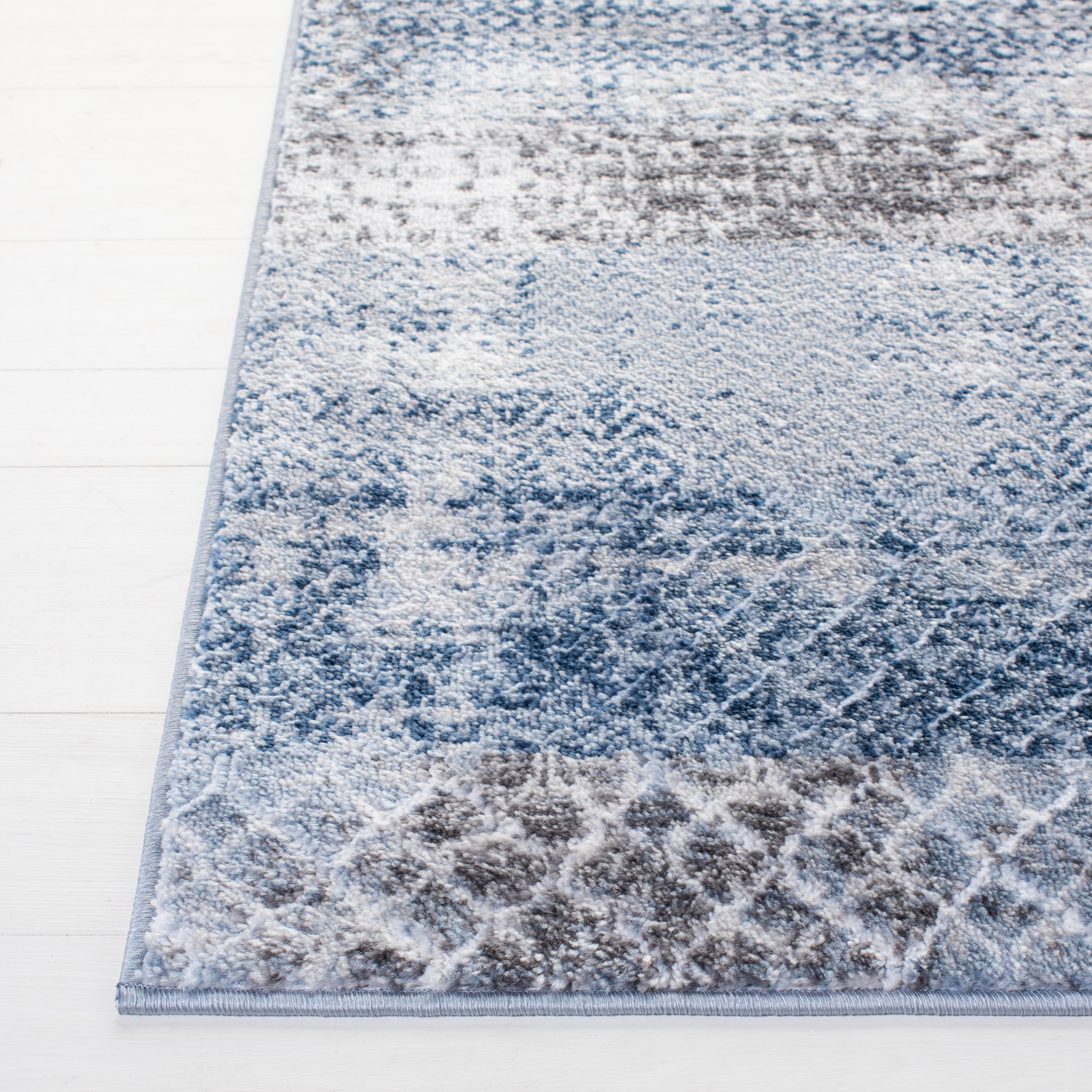 SAFAVIEH Amelia Manuel Geometric Runner Rug, Navy/Gray, 2'2" x 8'