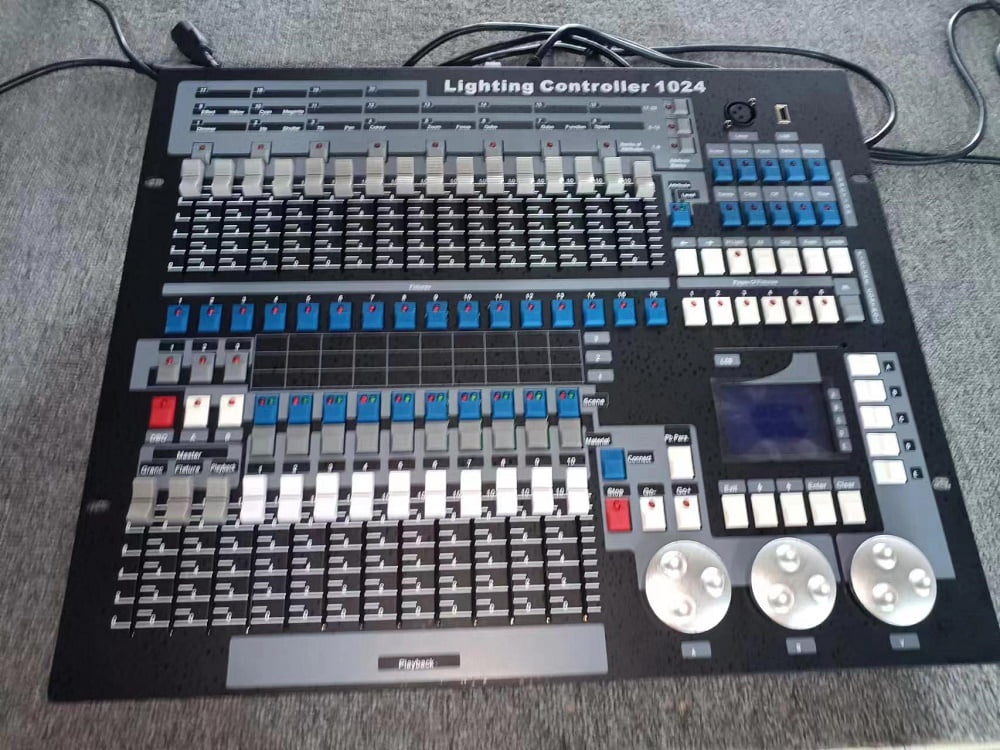 KingKong DJ Console 1024 Channels for Stage Lighting DMX Controller with Flight Case