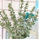 thumbnail image 5 of Avdjesfny Eucalipto artificial para exteriores, 16 hojas, tallos, flores artificiales para el hogar, oficina, ramo de flores, centro de mesa, decoración de boda, decoración navideña, 5 of 5
