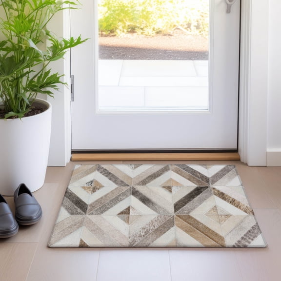 Addison Rugs Mayfield Washable Cowhide Diamonds Gray Rectangle Rug, 1'8" x 2'6"