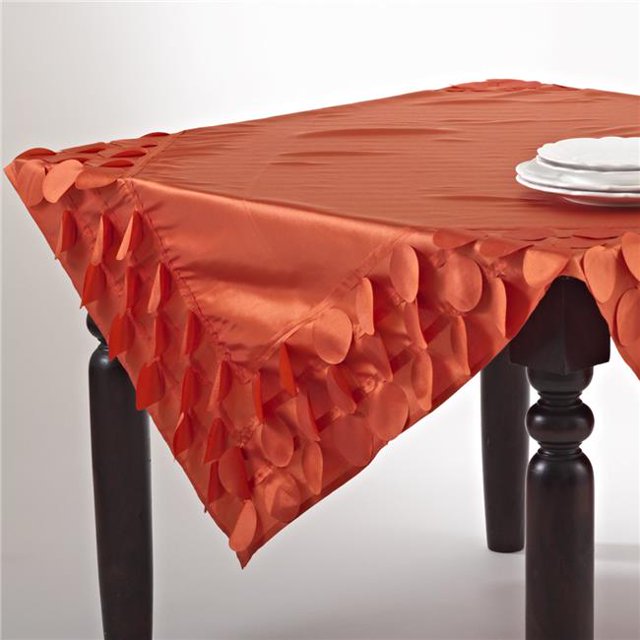 Saro Lifestyle 820.TG84S 84 in. Palestrina Square Circle Design Tablecloth - Tangerine