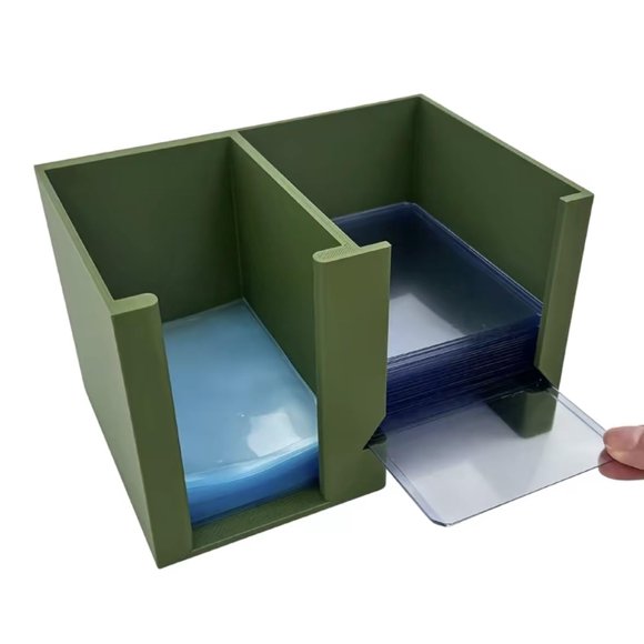 Dispensador CardCare Lite con la parte superior con forma de centavo, color oliva