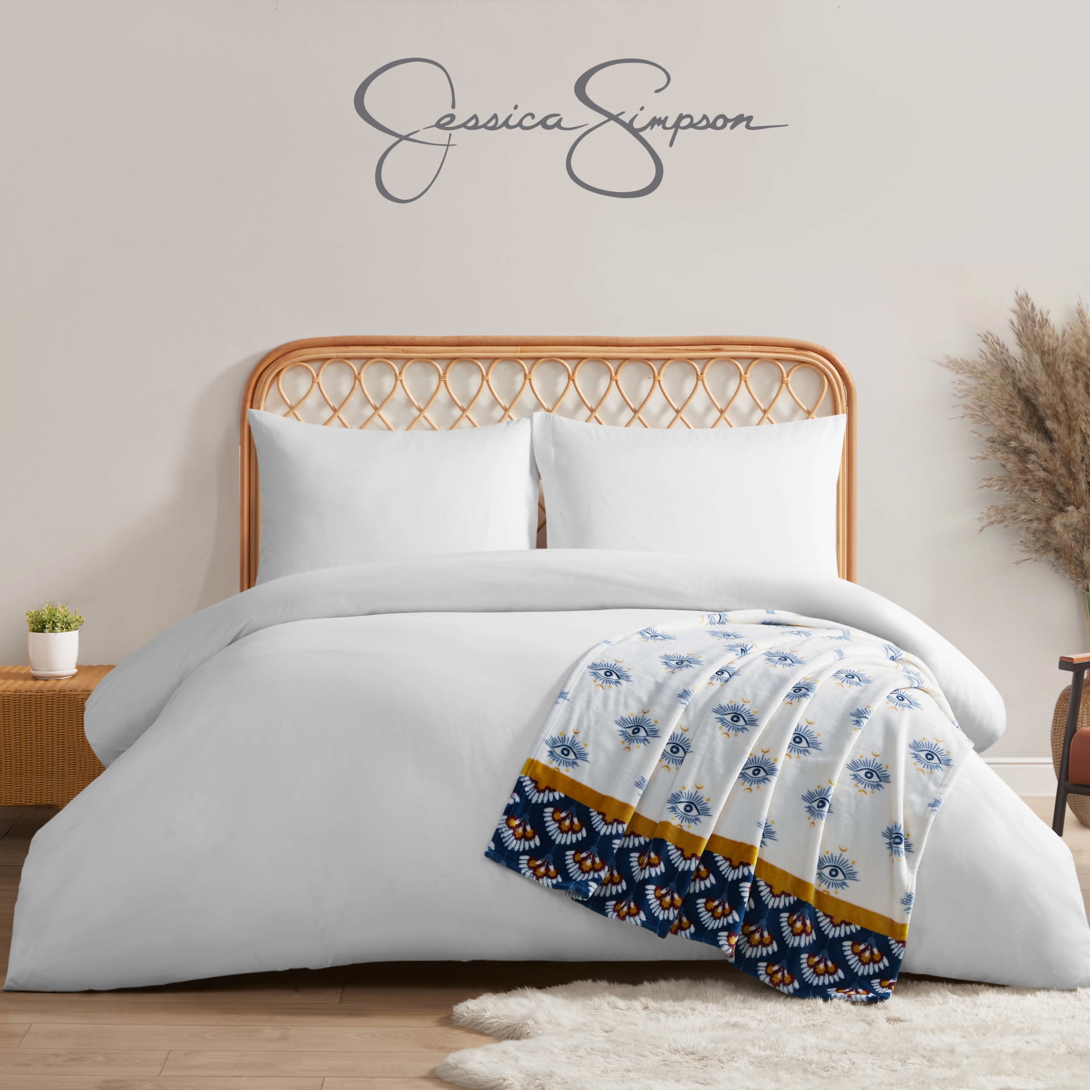 Jessica Simpson Plush Throw Blanket, White / Navy, 50" x 70"
