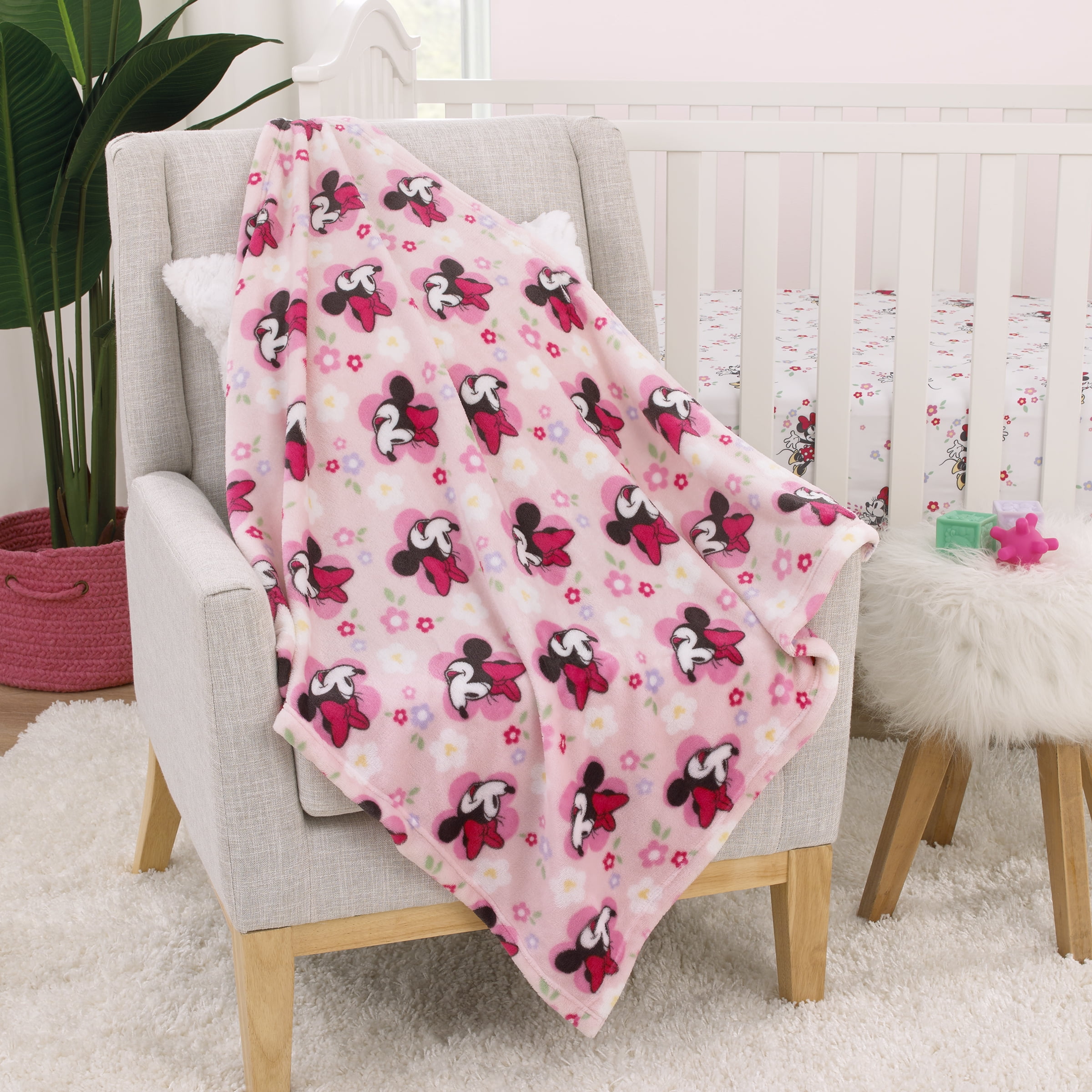 Disney Minnie Mouse Plush Baby Blanket, Pink, Infant Girl