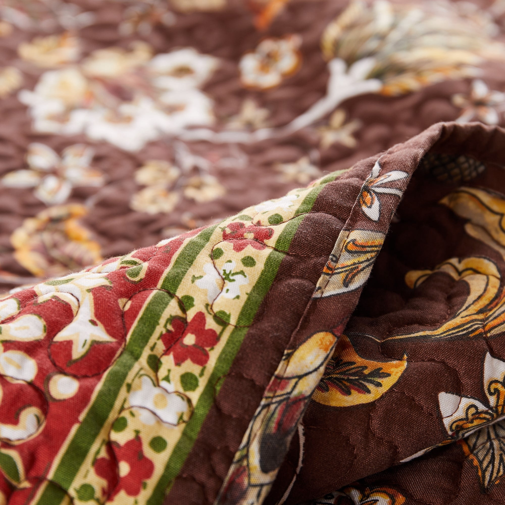 Barefoot Bungalow Audrey Vintage Floral Quilt Set, Reversibe, 2-Piece Twin-XL, Chocolate
