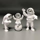 thumbnail image 2 of 3 figuras de astronauta en miniatura, personajes del espacio exterior hechos a mano para el hogar. plata, 2 of 9