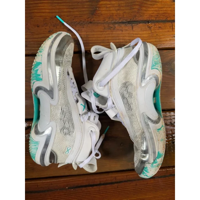 Ni - ke Ni - ke Air Jordan 2022 Sneakers Youth Size 6Y SXXXVI 36 Guo GS White Silver Jade
