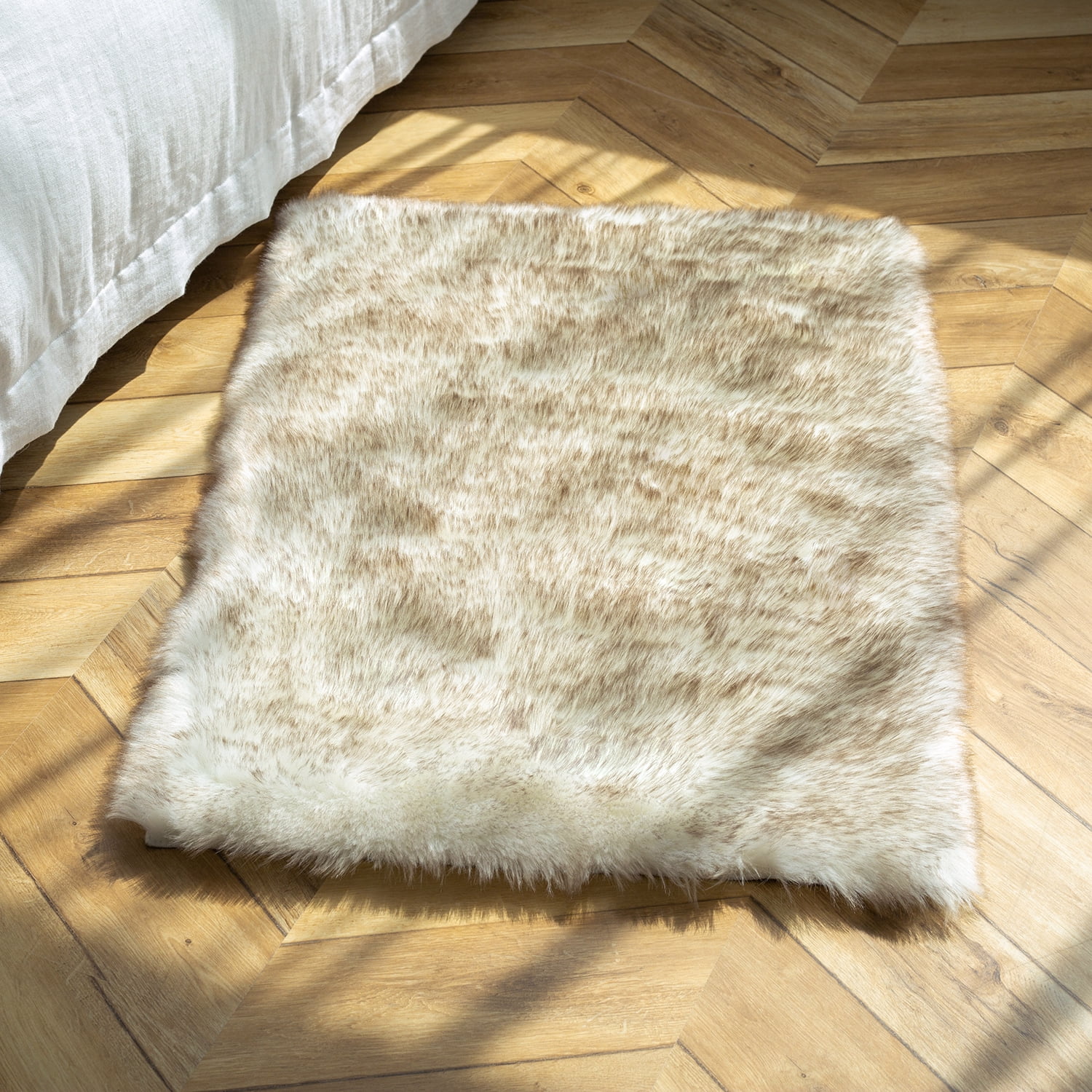 Phantoscope Ultra Soft Faux Fox Fur Light Brown, Indoor Area Rug, 2 x 3 ft, Rectangle