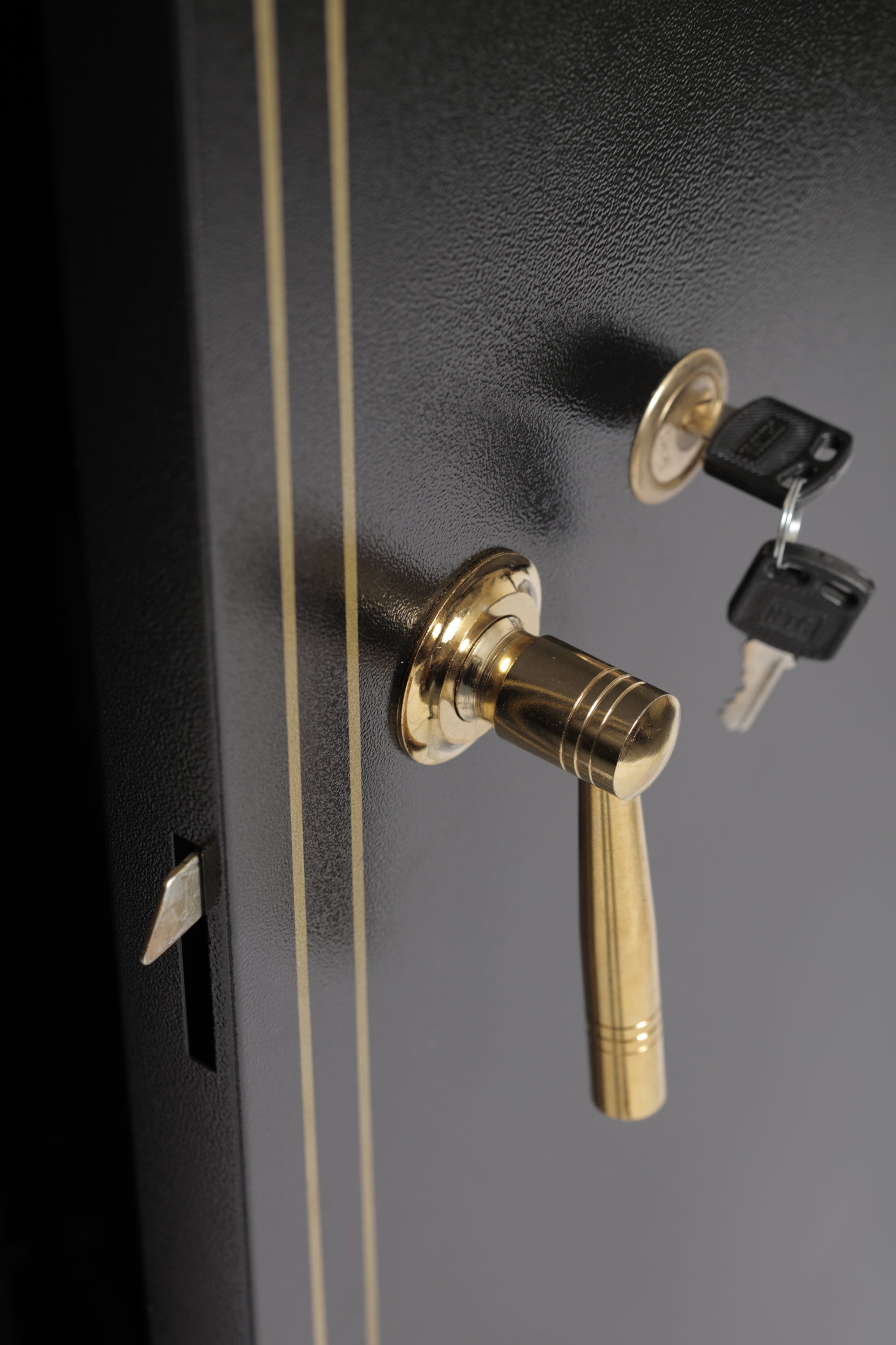 American Furniture Classics Model 910, 10 Gun Safes Metal Cabinet for Long Guns with Key Lock