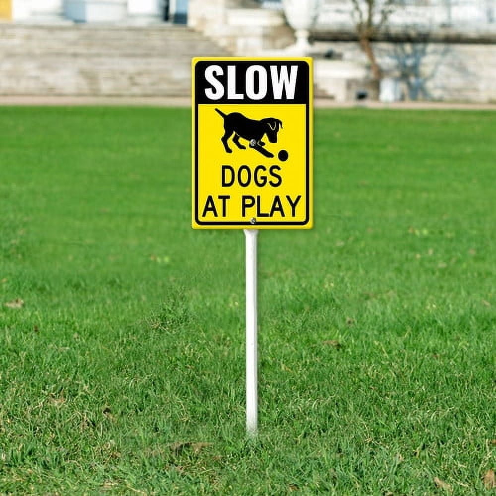 Soliyoahee Slow Dogs At Play Yard Sign with Stake 8x12inch Rustproof Aluminum Lawn Decorations Road Safety Sign for Outdoor Road Street Garden Decor