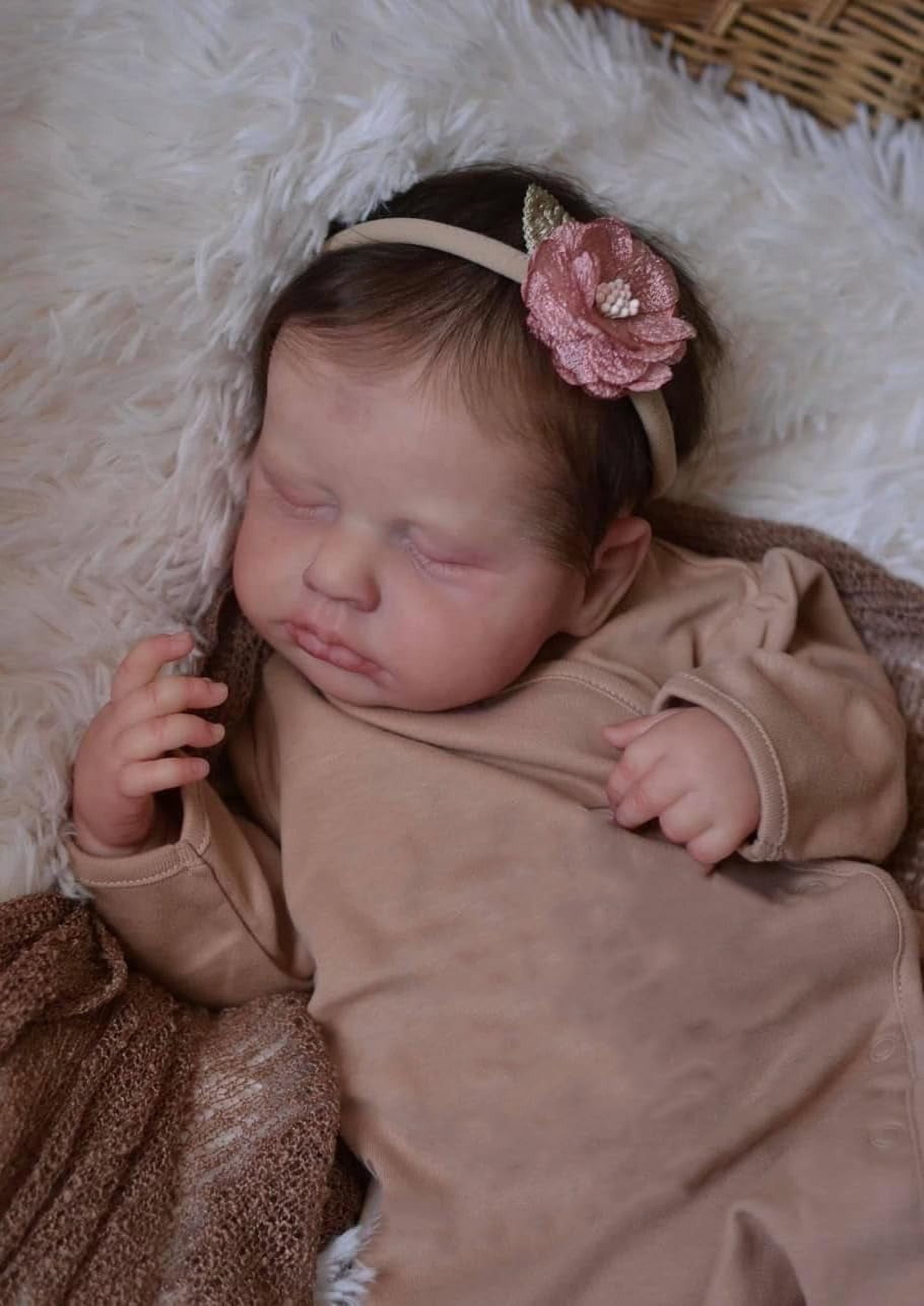 Lifelike Reborn Baby Dolls Real Life Realistic Baby Dolls 20 '' Sleeping Newborn Baby Girl with Feeding Accessories Toy for Age 3+