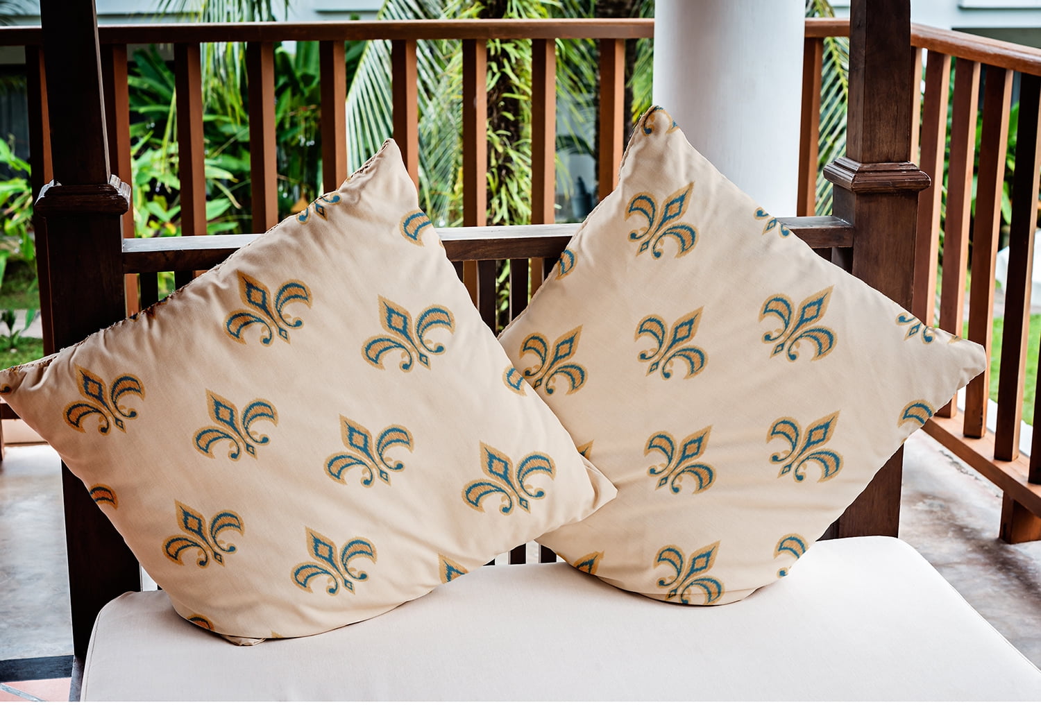 Simply Daisy 20" x 20" Fleur de Lis Indoor/Outdoor Polyester Throw Pillow, Autumn Blue