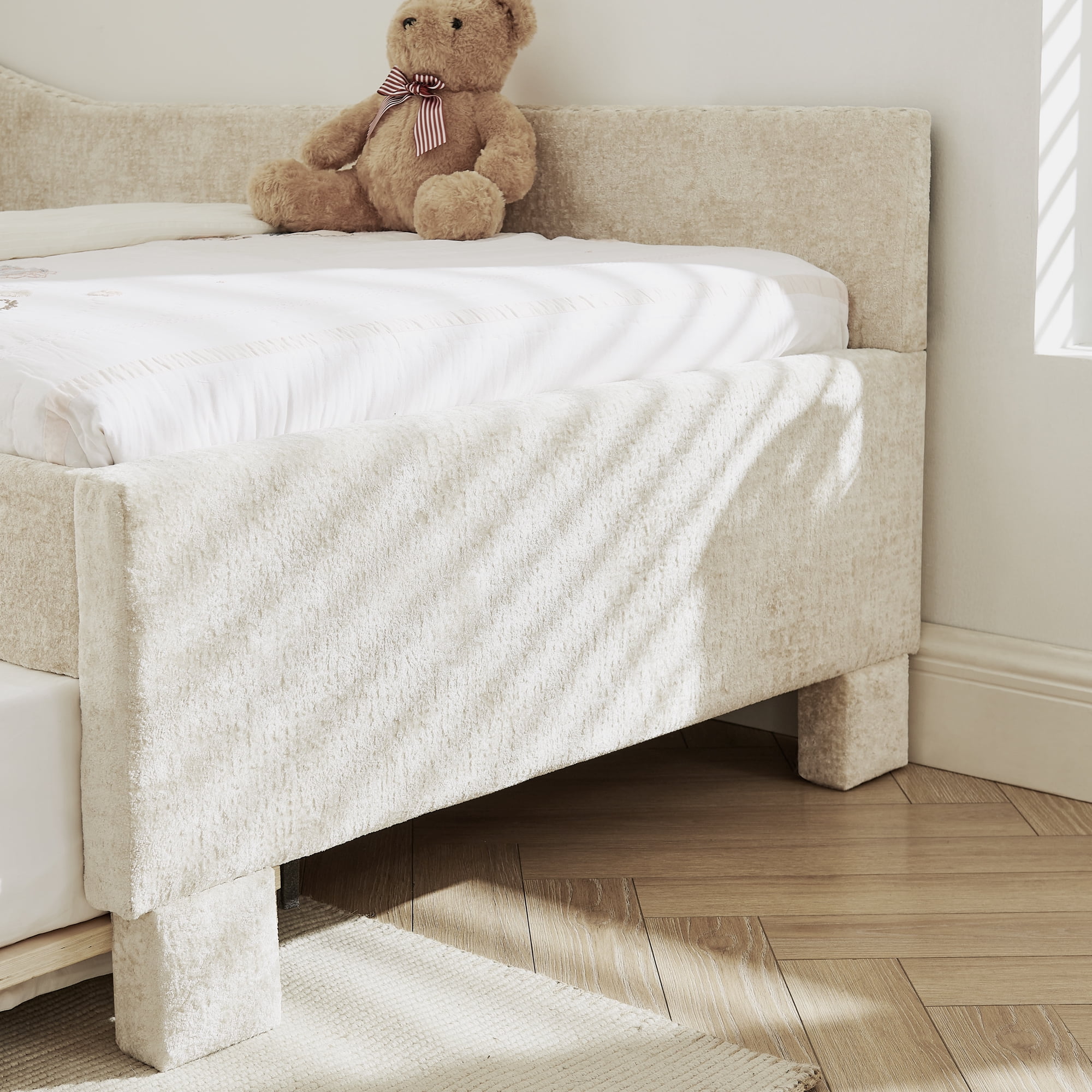 Twin Size Daybed,Chenille Upholstered Daybed with Pull-Out Trundle & Built-In USB Charging Port,2-in-1 Space Saving Sofa Bed for Guest Room,Small Space,Beige