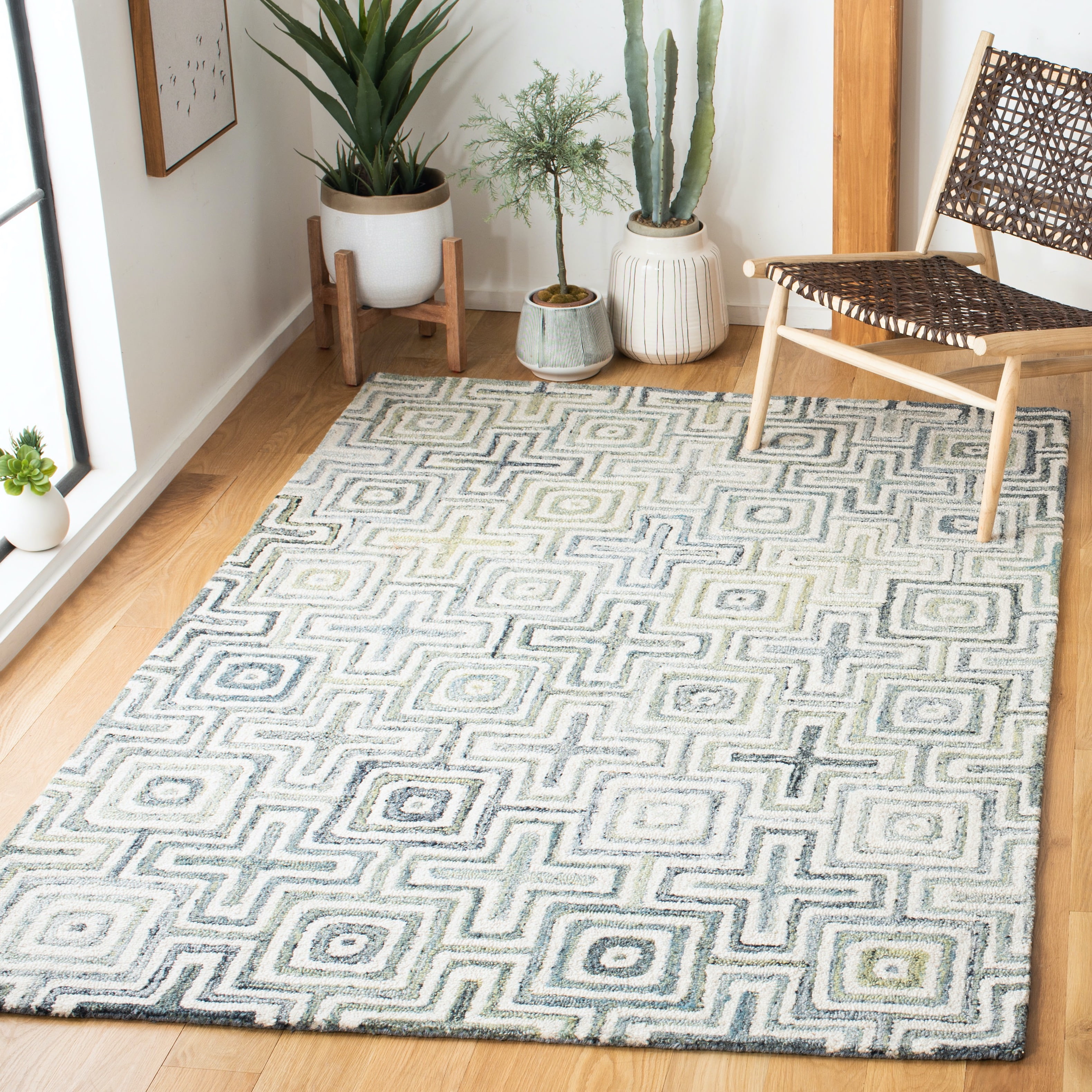 SAFAVIEH Marquee Vaughn Geometric Area Rug, Ivory/Blue, 5' x 8'