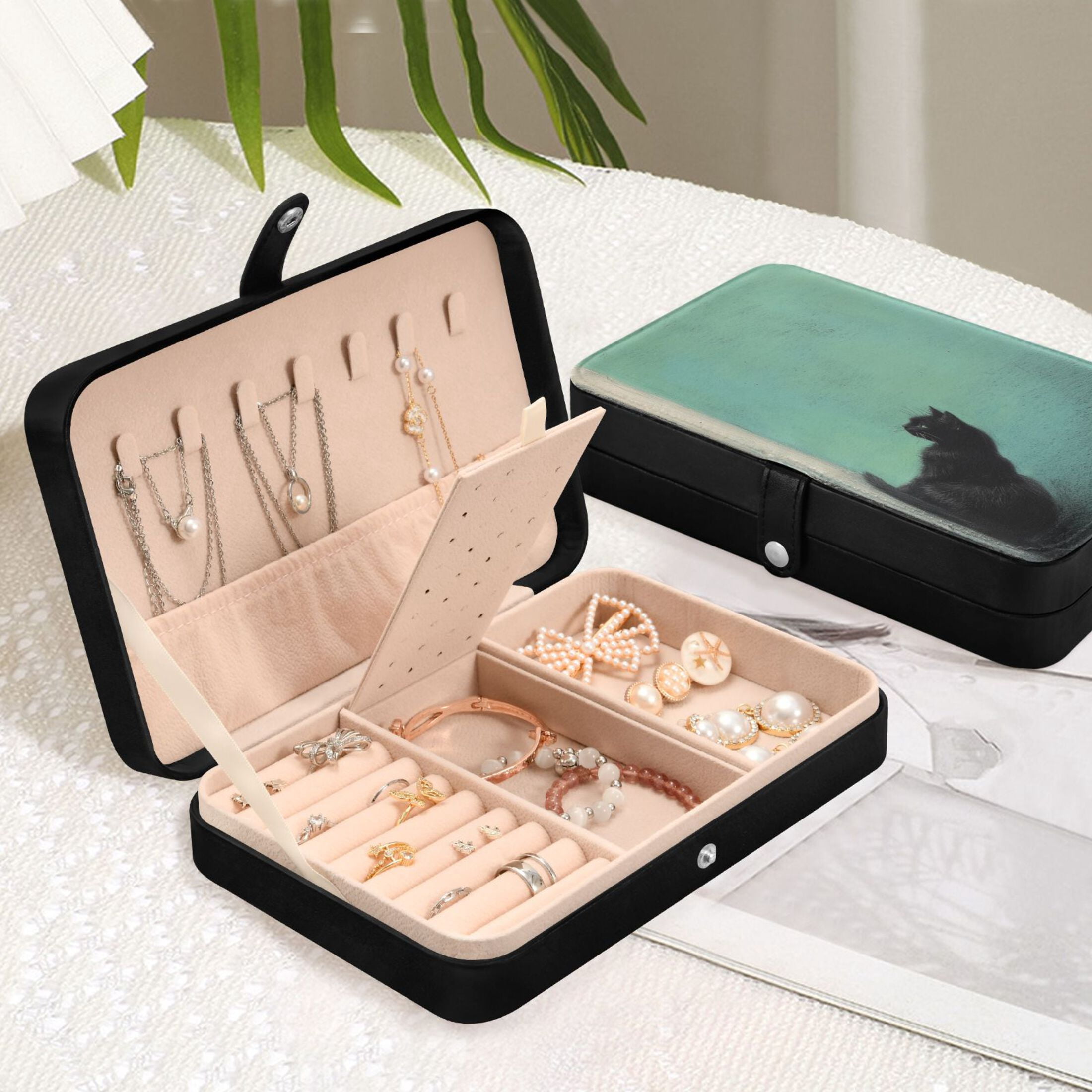 Leather Jewelry Box Rectangular 8.27x5.5x1.78In Travel Jewelry Storage Earrings Necklace Bracelet Watch Brooch Storage Black Cartoon Cat