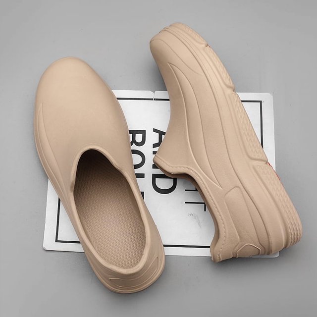 New Non-slip Resistant Work Shoes for Cook Unisex Kitchen Chef Shoes Slip on Waterproof Oil-Proof Kitchen Chef Clogs Solid Color Khaki 42