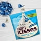 Friandises du temps des Fêtes KISSES de HERSHEY’S BISCUITS ET CRÈME 200g – image 3 sur 5