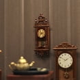 thumbnail image 3 of Accesorios para casas de muñecas en miniatura de 12 puntos, reloj retro, juguete para casa de muñecas para niños, reloj, escena de disparo, 3 of 3