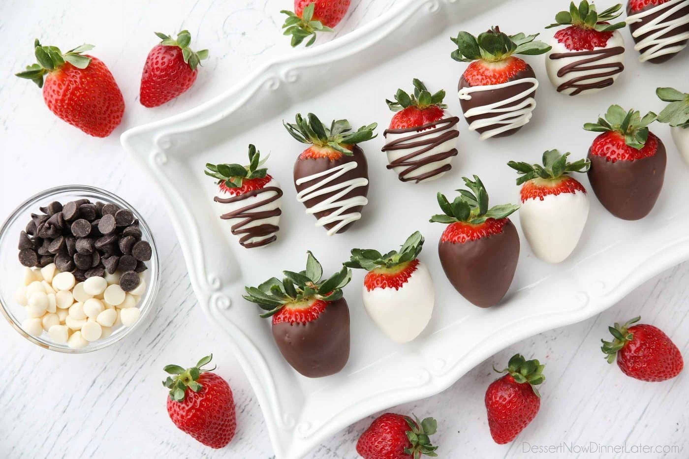 Fresh Long Stem Strawberries, 1 lb Container