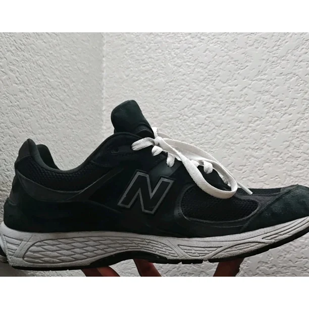 New Balance 2002R Men's Sneakers - Stylish Comfort Running Shoes