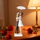 thumbnail image 1 of Adorno decorativo con escena de pareja bajo paraguas para San Valentín, figura de resina con escena romántica para el hogar y la boda, centro de mesa, decoración del hogar, decoración de la habitación, 1 of 6