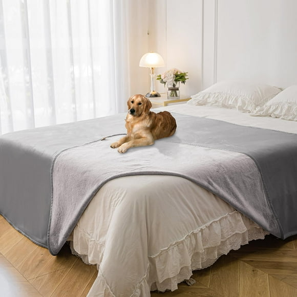 Tuffeel Couverture pour Chien 100 % Imperméable, 82x120 Pouces Douce Anti-Fuite pour Canapé, Protection de Meubles contre Chiens Chiots Chats Lavable-Gris Clair+gris Foncé
