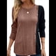 thumbnail image 1 of Camisa Asimétrica de Larga con Botones y Bloques de Color para Mujer, Ribete de Botones Claros y Abertura Lateral en la Cintura. Marrón S, 1 of 8