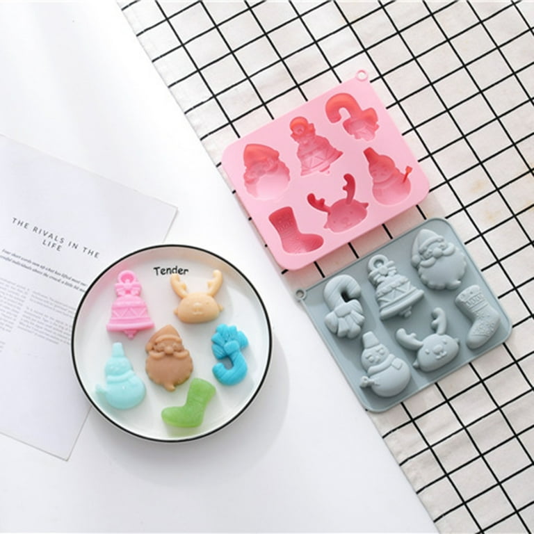 Christmas Festive Ice Cube Tray Set / Festive Red and Green Holiday Shaped Ice  Cube Trays / Snowman, Bells & Christmas Tree Plastic Mold 