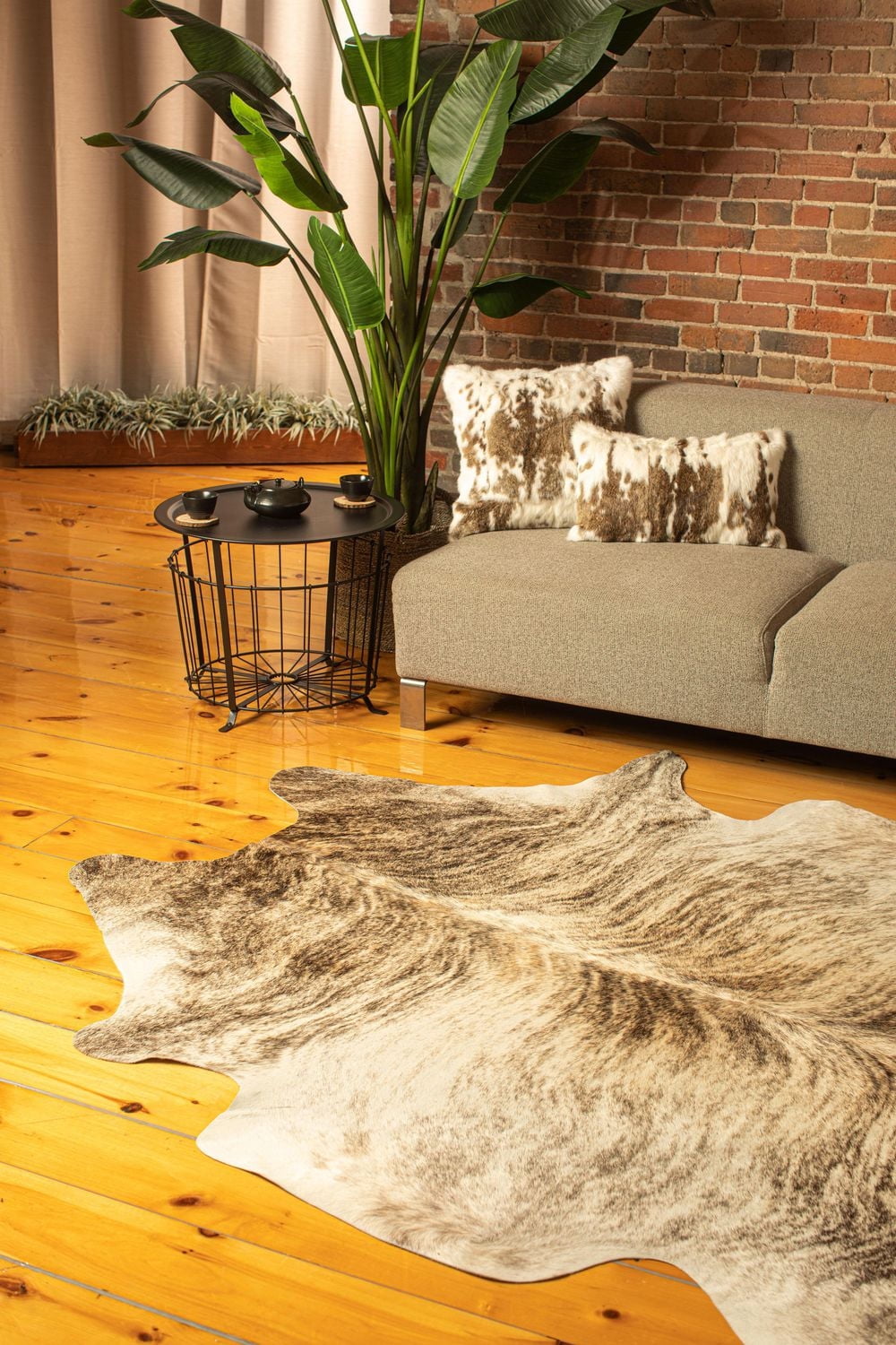 H-Natural Kobe Cowhide 5'X7' Rug