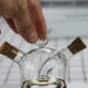thumbnail image 4 of Dispensador de aceite y vinagre 2 en 1, botella de crisol con corcho, utensilios de cocina de vidrio transparente, 1 unidad, 4 of 5