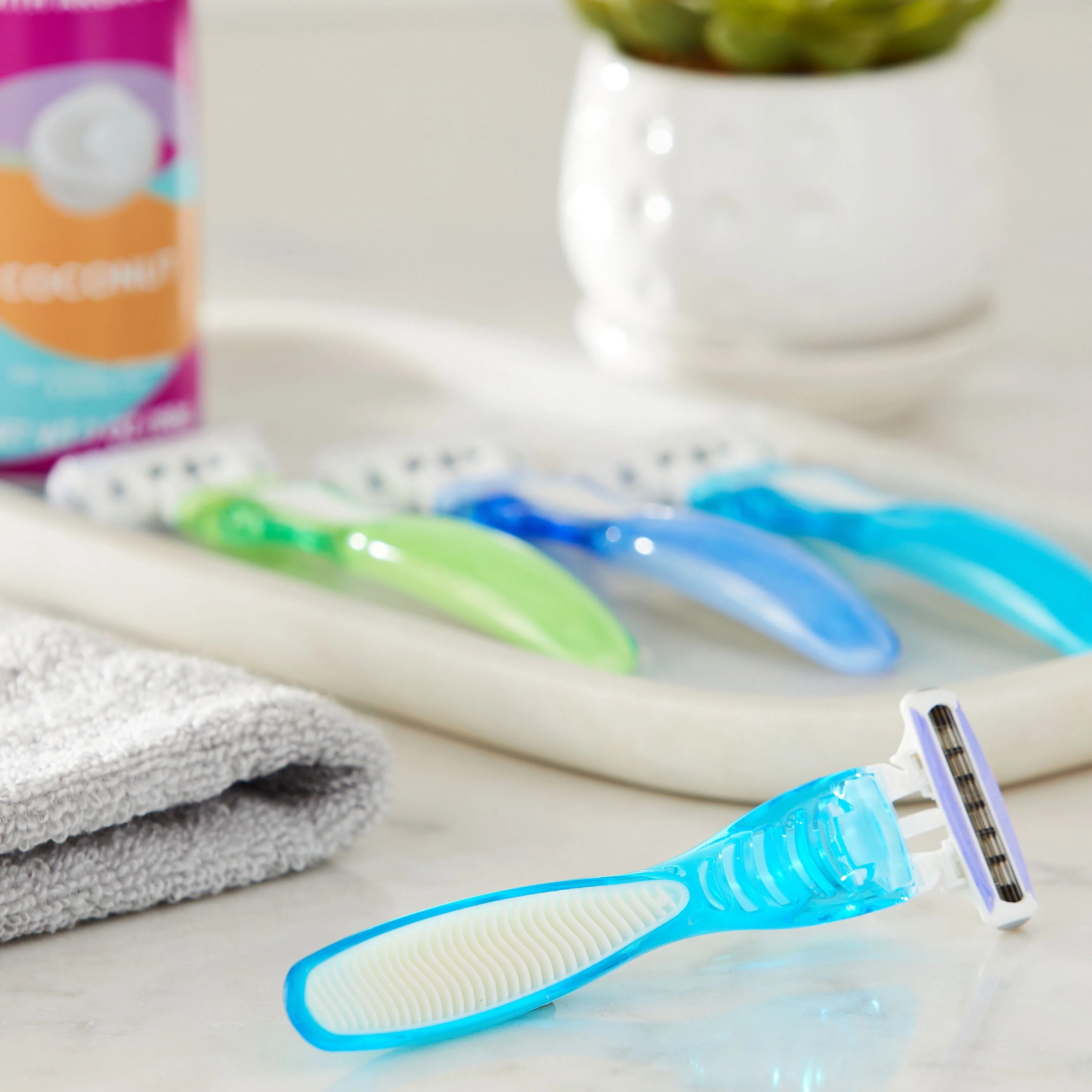 Equate Women's 4-Blade Disposable Razors, Color May Vary, 6 Count