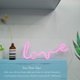 thumbnail image 3 of Letreros de neón con luz LED de amor para niños, ideal como regalo decorativo para pared, habitación, boda, fiesta, bar, pub, hotel, playa o cualquier otro lugar (rosa), 3 of 5