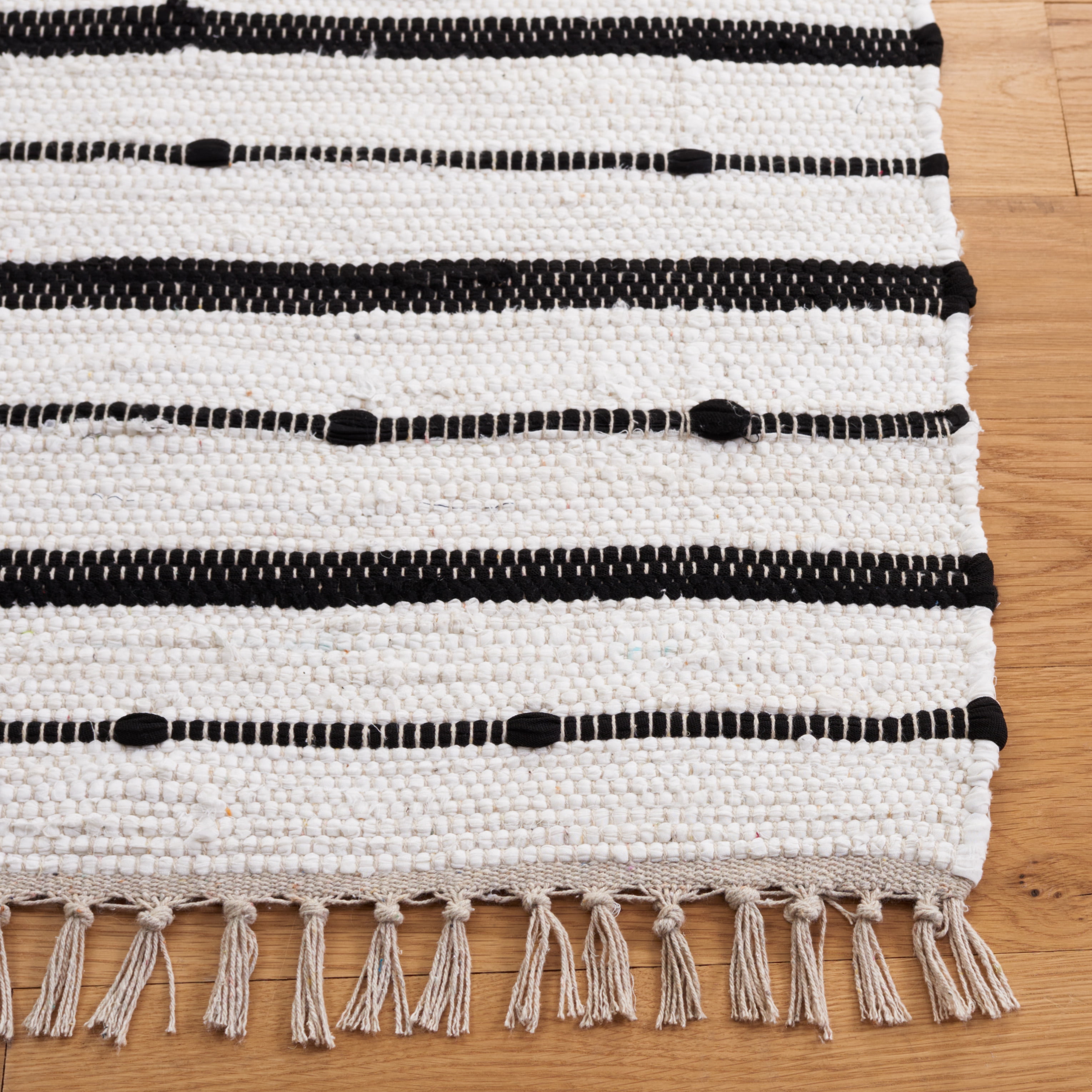 SAFAVIEH Striped Kilim Paulino Striped Cotton Runner Rug, Ivory/Black, 2'3" x 9'