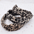 thumbnail image 3 of Diadema con estampado de leopardo, elegante diadema de ala ancha anudada para mujer, diadema de tela retro para adultos, tocado creativo, 3 of 6