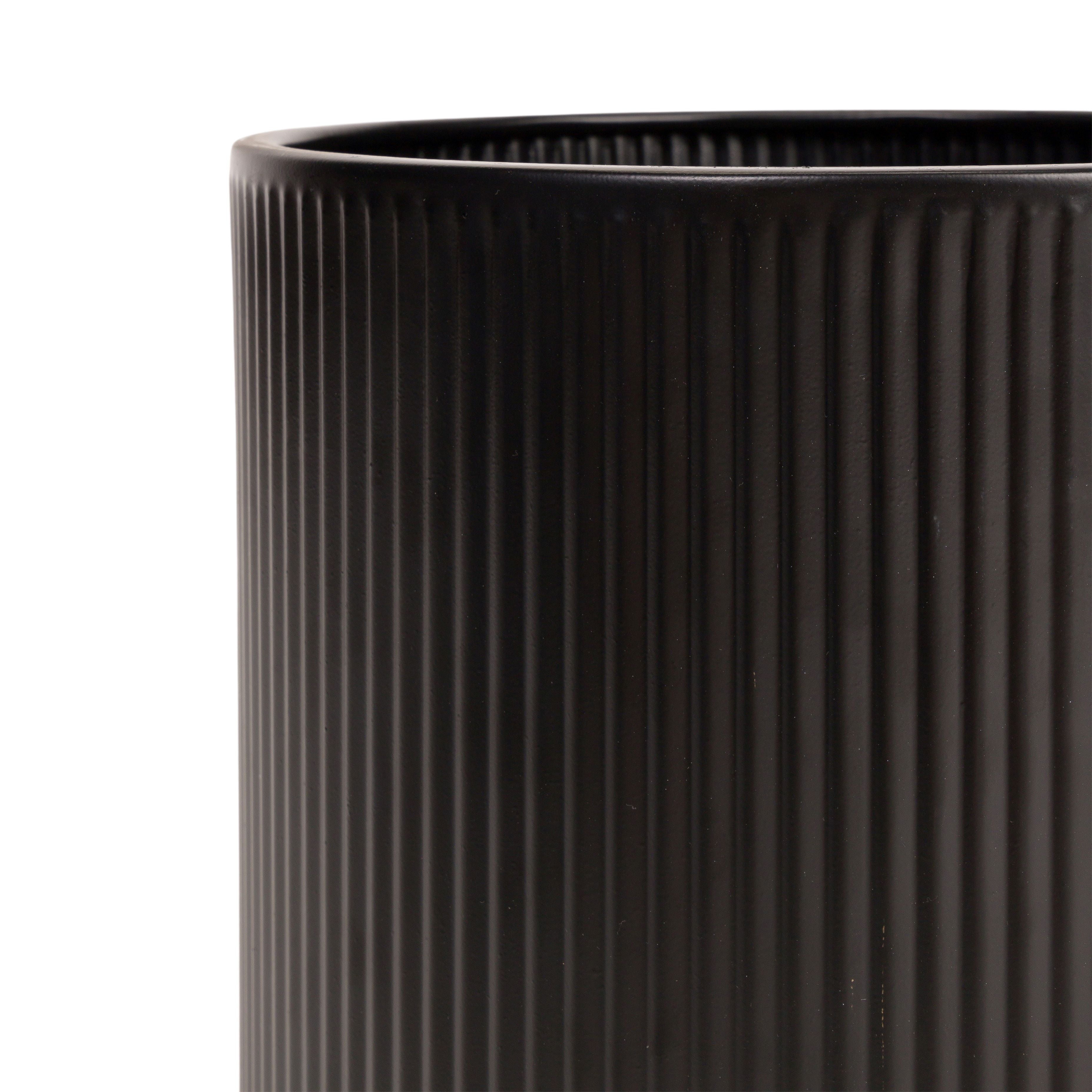 Aspire Home Accents 18" x 13.75" Round Black Metal Plant Pot