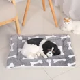 thumbnail image 4 of Alfombrilla de doble cara para mascotas, cama corta de felpa para dormir para gatos, perros pequeños, linda manta para mascotas, cojín cálido para gatitos, sofá cama para gatos, 4 of 5