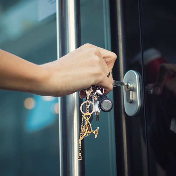 GAXIRE Metal Keychain Bag Charm, Golden Hanging Ornament for Purse, Backpack, and Keys, 1 Piece