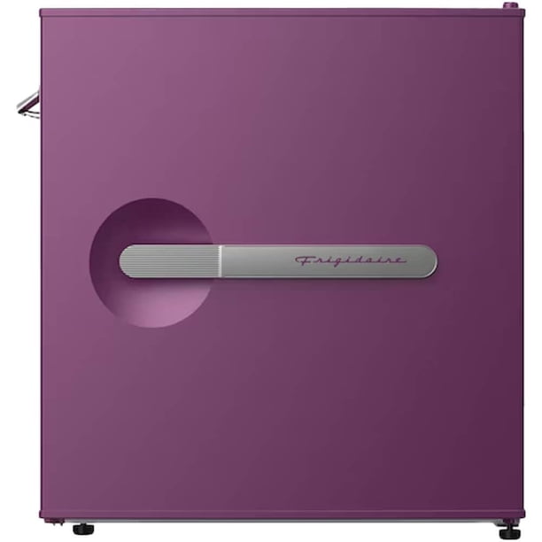 Mini refrigerador Frigidaire de 1.6 pies cúbicos color morado con destapador
