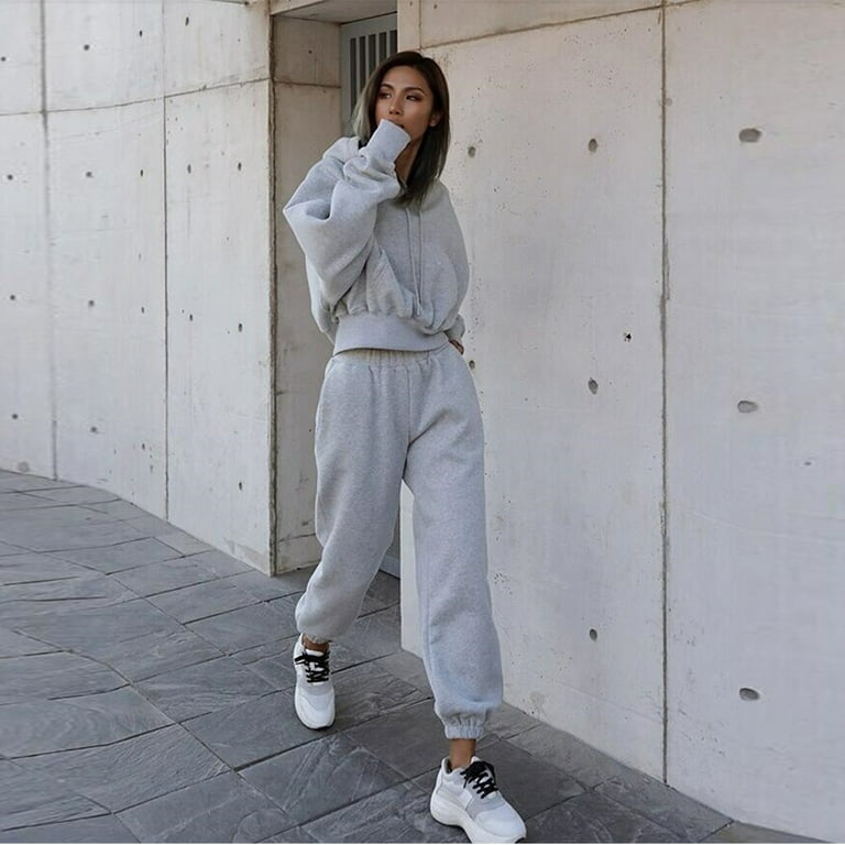  Womens Solid Color 2 Piece Velour Jogger Tracksuit Two Piece  Outfits for Women, Long Sleeve Hooded Zip Up Crop Tops Jacket & Flared  Elastic Pants Set Casual Sportswear Jogging Sweatsuit with