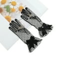 thumbnail image 5 of Guantes bloqueadores del sol de encaje únicos para mujeres, 1 par de mitones negros, 5 of 5