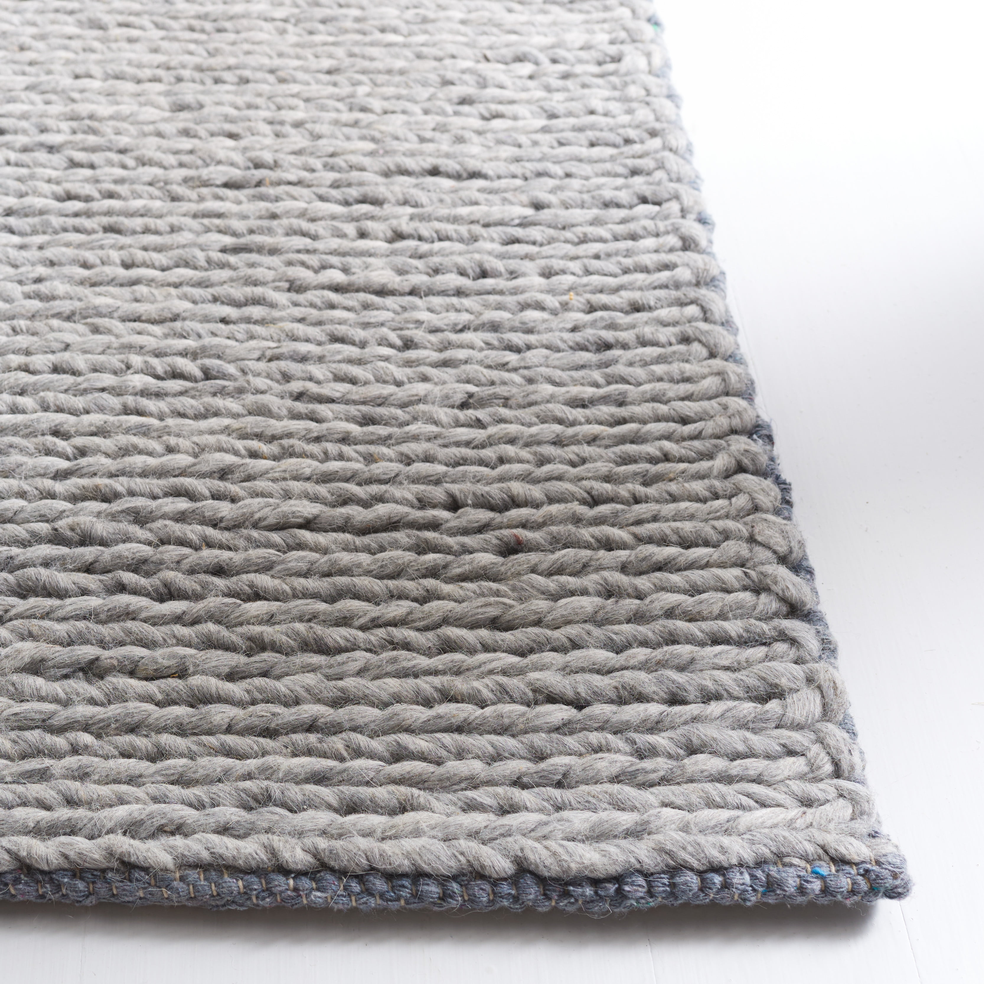 SAFAVIEH Natura Madrid Geometric Runner Rug, Steel, 2'3" x 12'