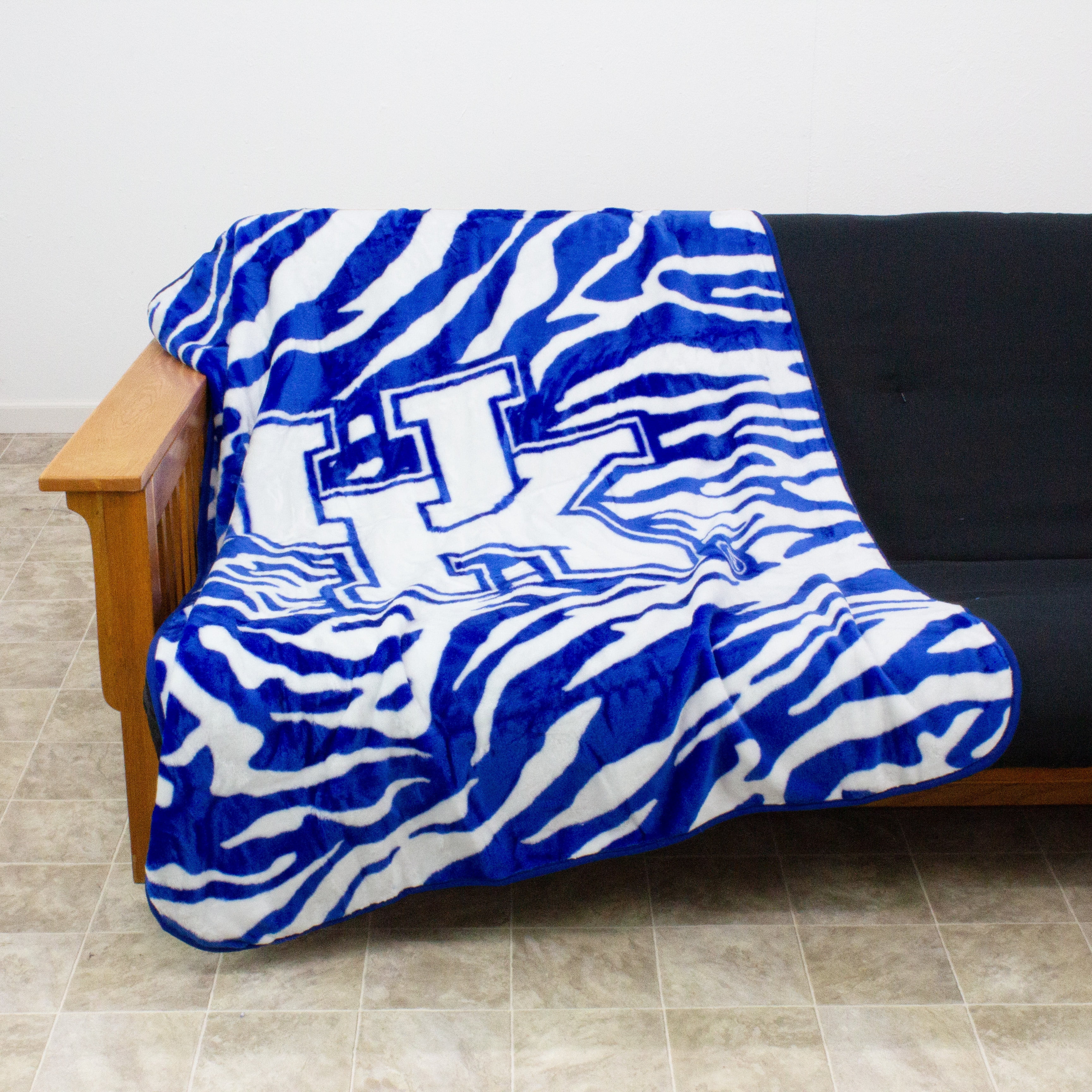 College Covers Everything Comfy Kentucky Wildcats Soft Raschel Throw Blanket, 60" x 50"