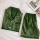 thumbnail image 5 of Conjunto de pijama de seda para mujer: top de satén con botones y pantalones cortos, ropa de estar por casa suave, ideal para las noches de verano y para relajarse de forma informal., 5 of 6