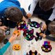 thumbnail image 4 of 24 Uds. Máscaras de papel para rascar, lindas máscaras de Halloween con palos y cuerda, máscara de Cosplay para fiesta FLhrweasw Nuevo, 4 of 8