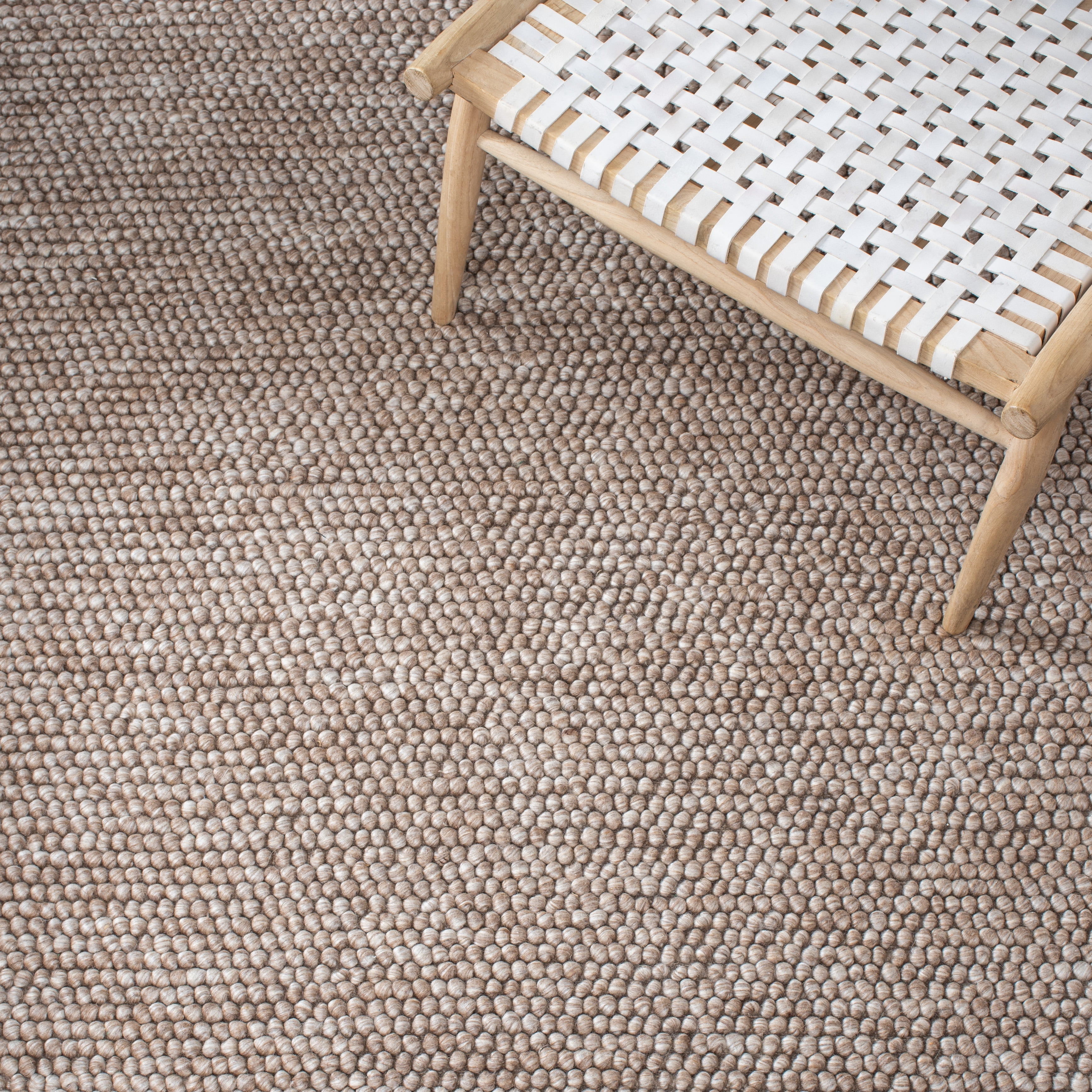 SAFAVIEH Natura Feride Geometric Area Rug, Brown, 8' x 8' Square - Scandinavian Design, Brown, Handmade Wool Blend, Ideal for Living Room, Bedroom, Dining Space