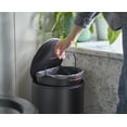 thumbnail image 4 of Bolsas de basura Joseph Joseph Eco IW9 recicladas 10L paquete con 80 unidades gris, 4 of 4